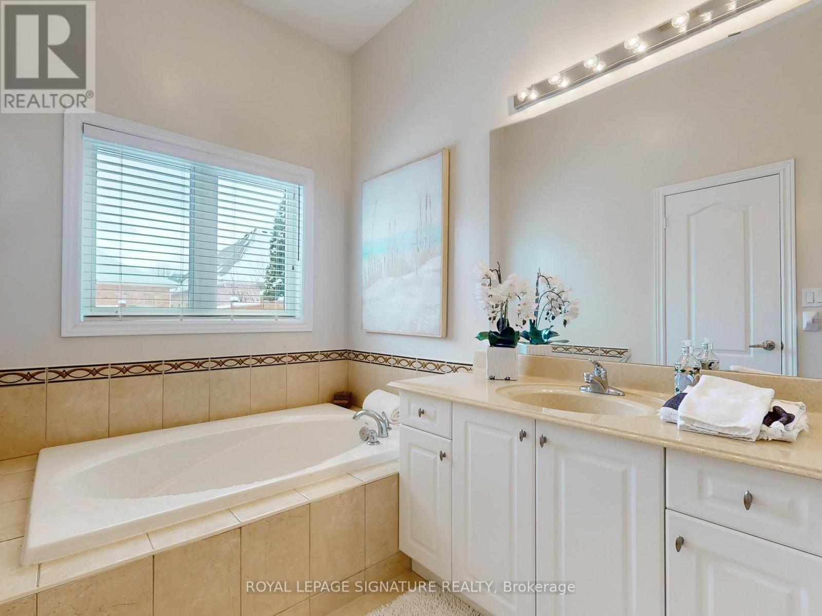 15 Concorde Drive, Brampton (Vales Of Castlemore North), Ontario  L6P 1V3 - Photo 21 - W12250186