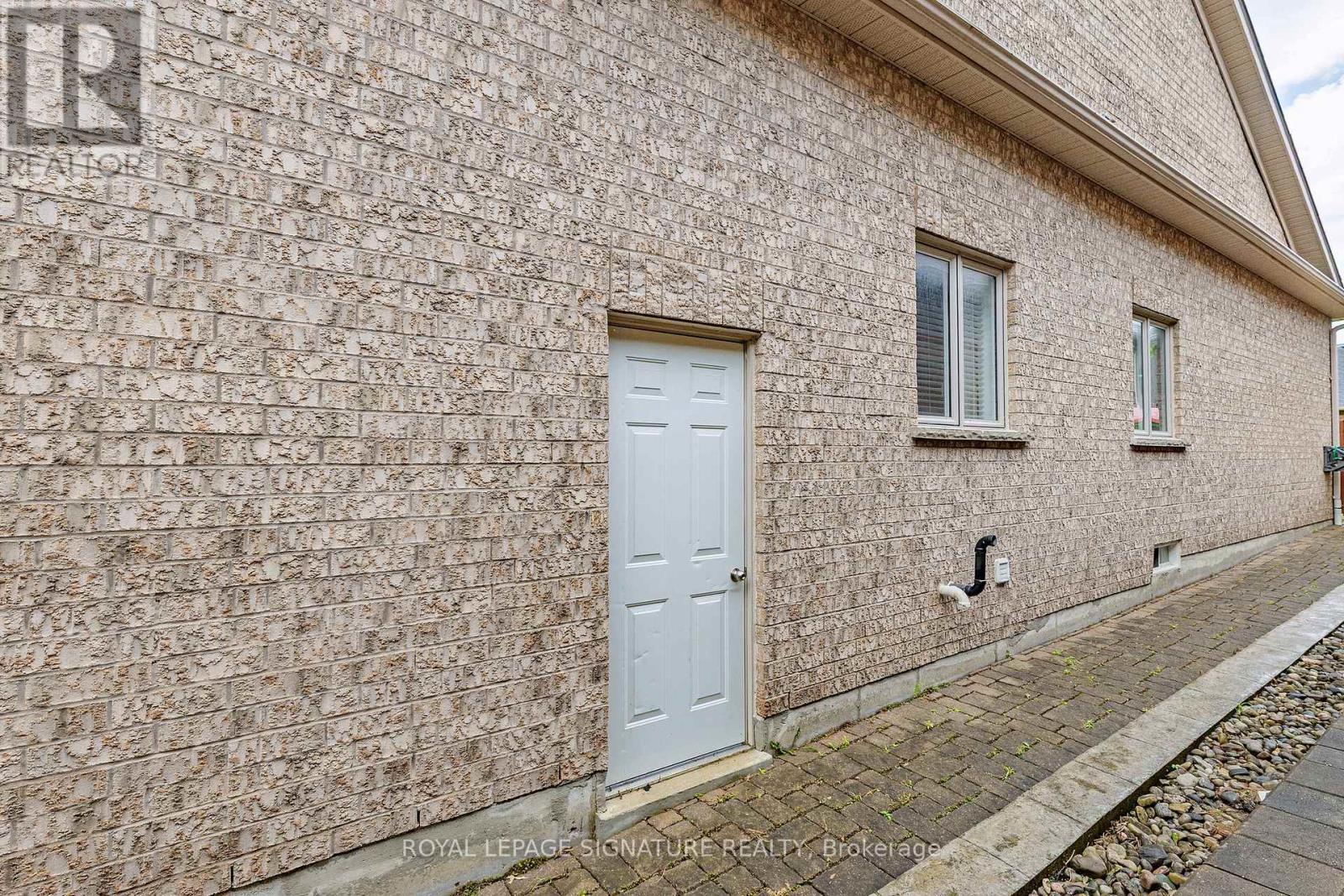 15 Concorde Drive, Brampton (Vales Of Castlemore North), Ontario  L6P 1V3 - Photo 37 - W12250186