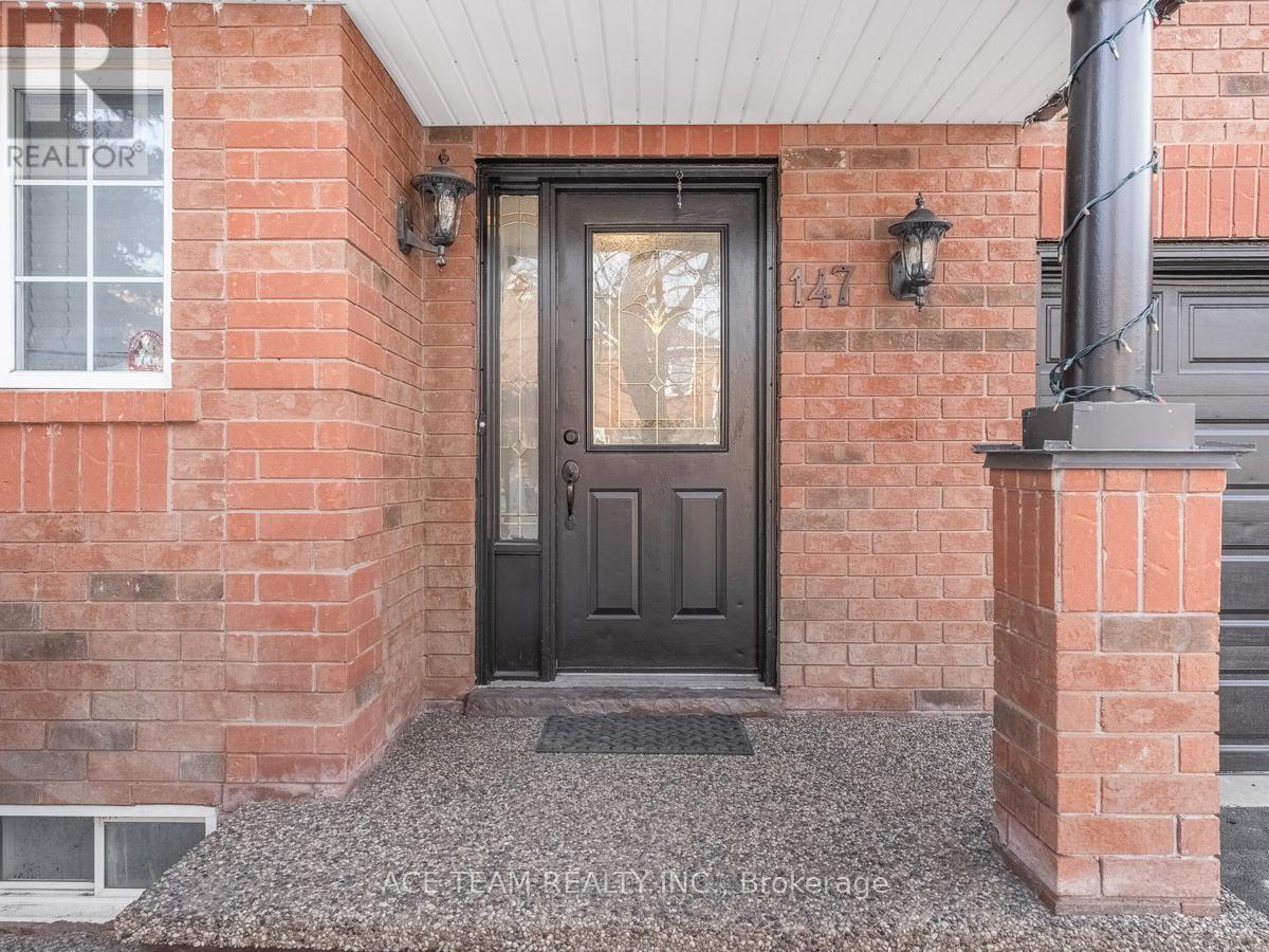 Property at 147 HANTON CRESCENT image 2