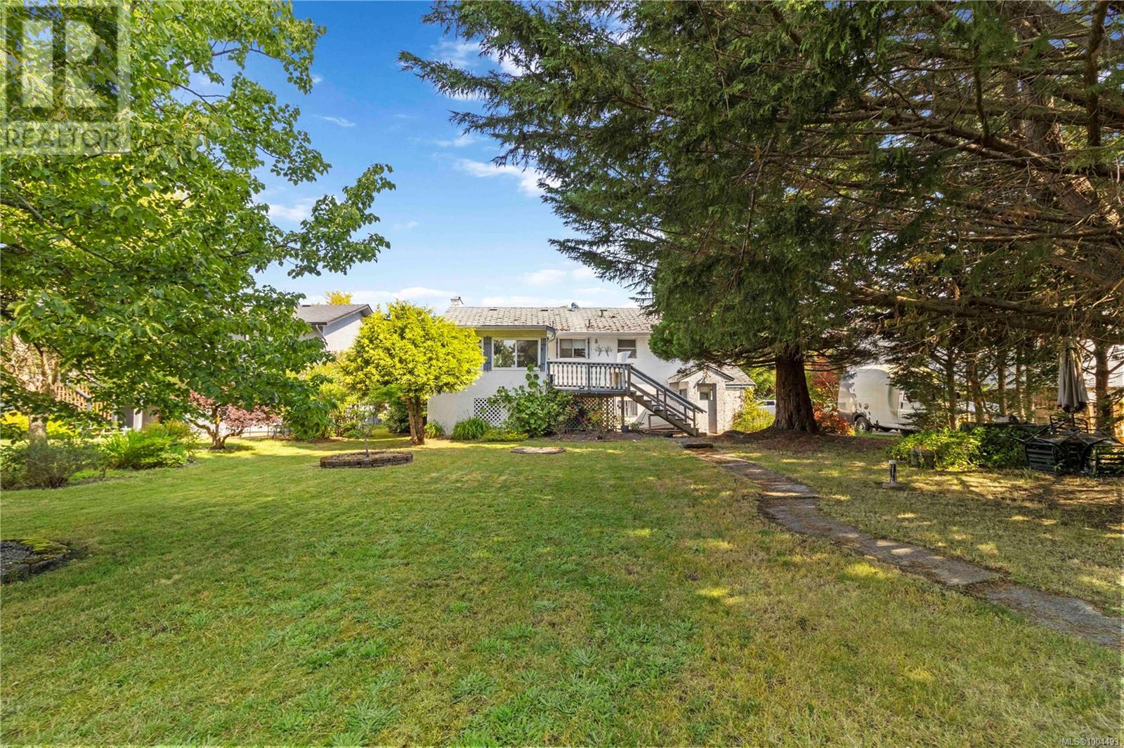 Property at 10287 Godfrey Pl image 2