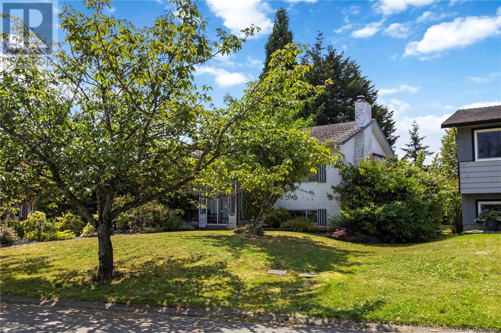 Property at 10287 Godfrey Pl image 3