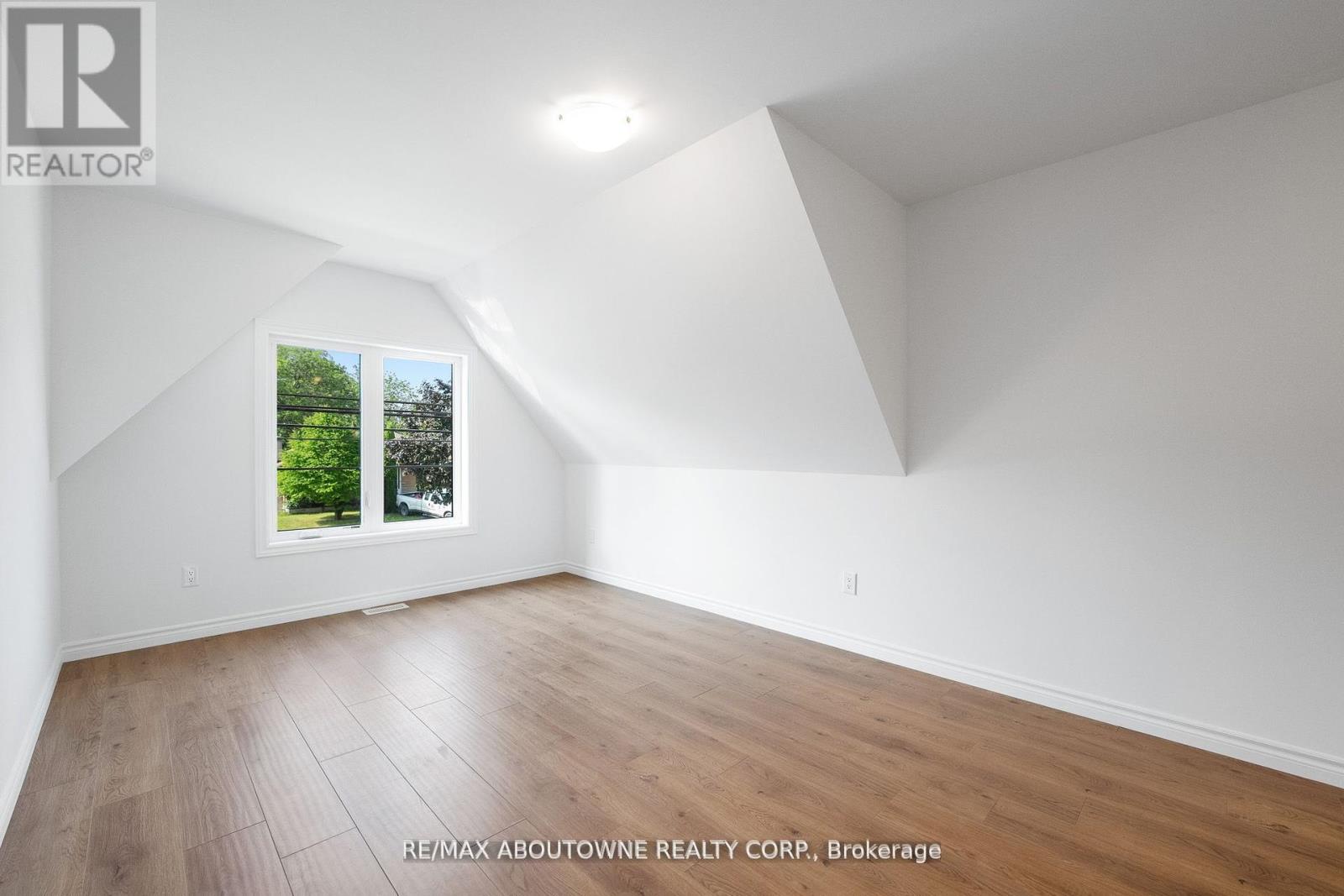 5683 Churchs Lane, Niagara Falls, Ontario  L2J 1Y8 - Photo 27 - X12249965