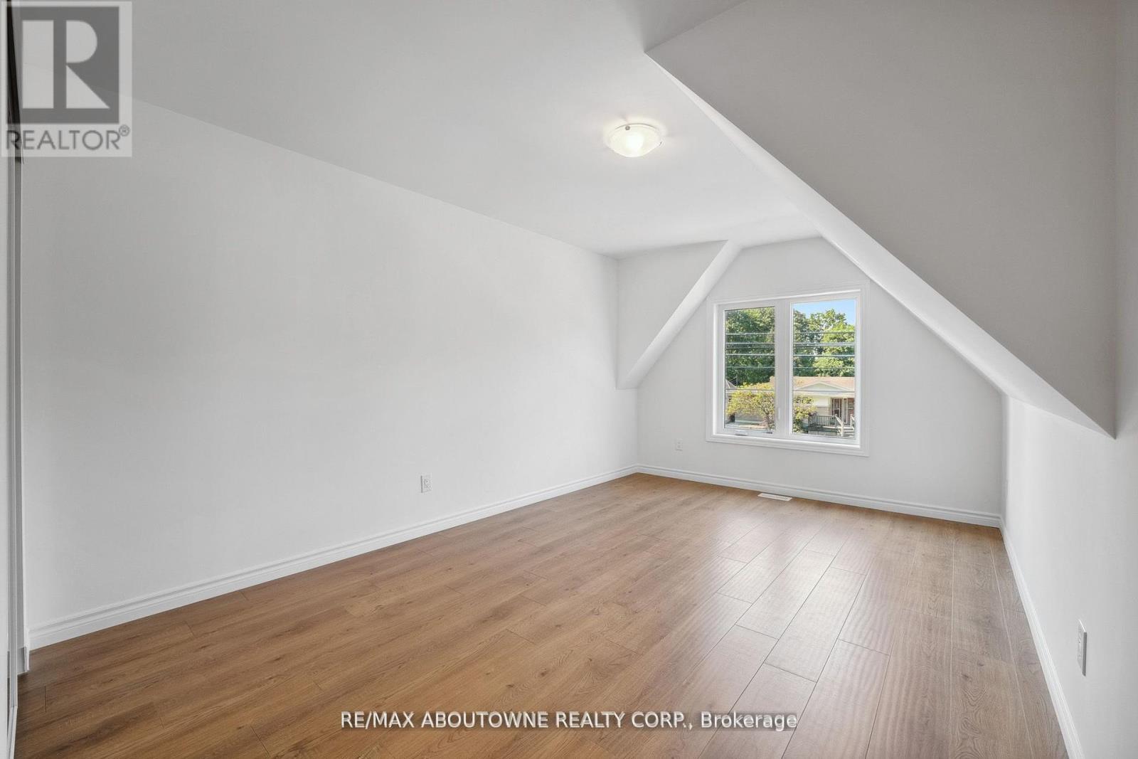 5683 Churchs Lane, Niagara Falls, Ontario  L2J 1Y8 - Photo 28 - X12249965