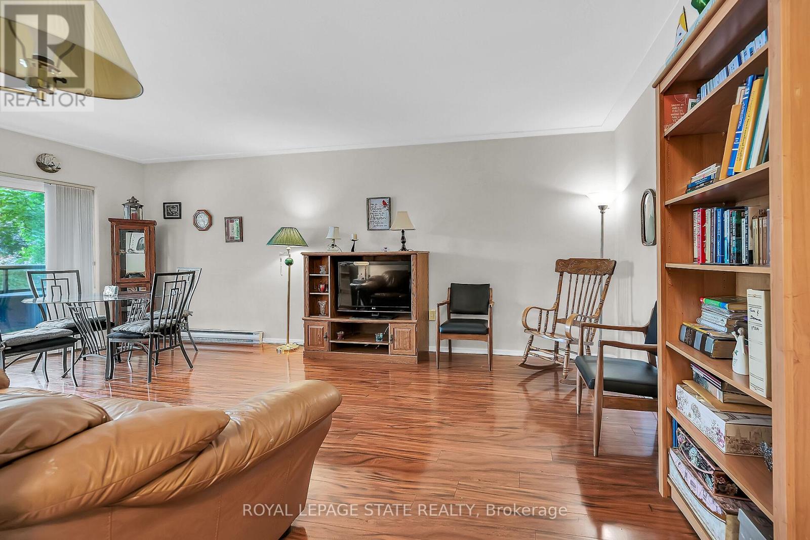 Property at 208 - 11 WOODMAN DRIVE S image 5