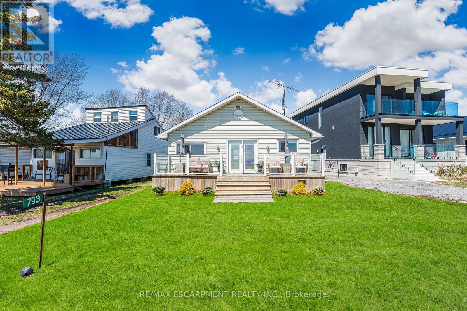 Property at 793 LAKESHORE ROAD image 2
