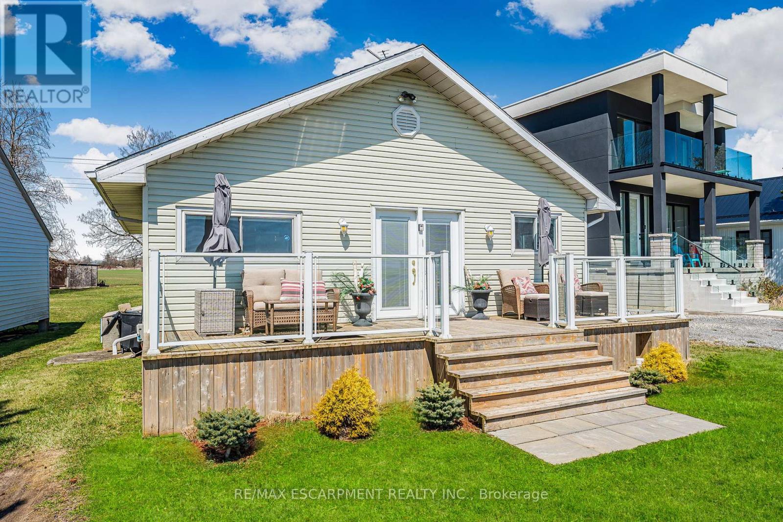 Property at 793 LAKESHORE ROAD image 5