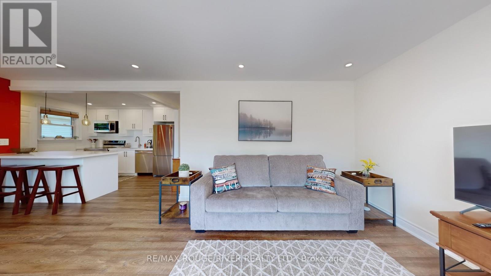 Property at 162 QUEEN STREET image 5