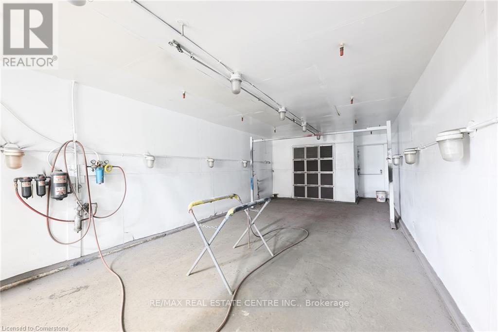 347 Hatt Street W, Hamilton, Ontario  L9H 2J2 - Photo 15 - X12250117