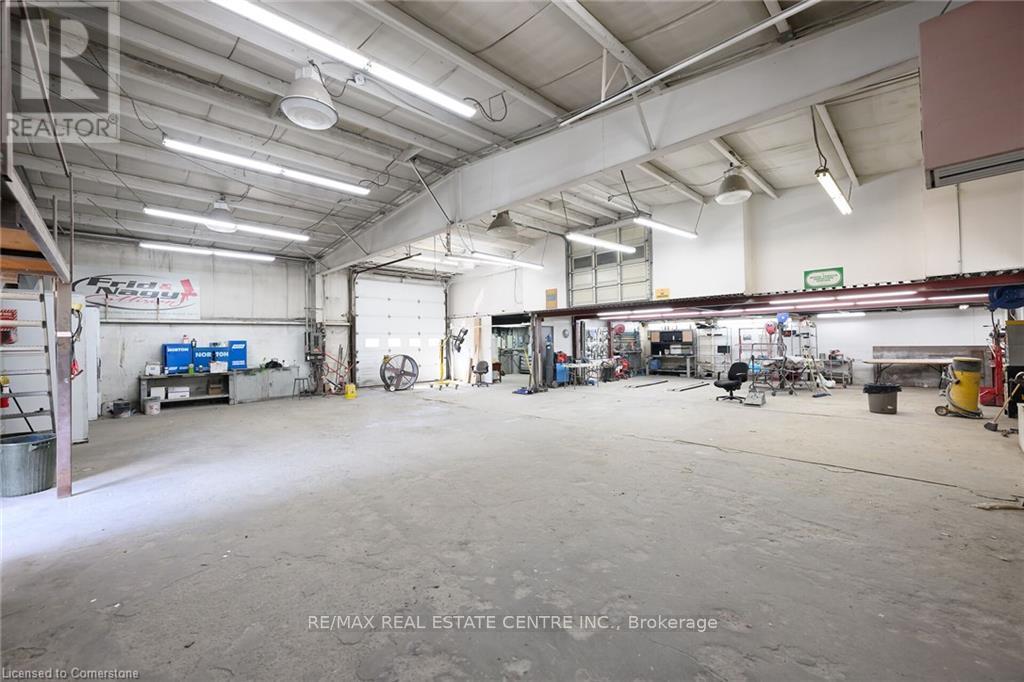 347 Hatt Street W, Hamilton, Ontario  L9H 2J2 - Photo 17 - X12250117