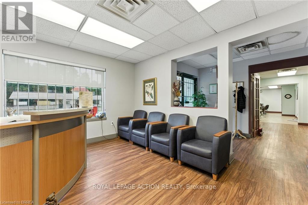 207 Greenwich Street, Brantford, Ontario  N3S 2X7 - Photo 21 - X12250307