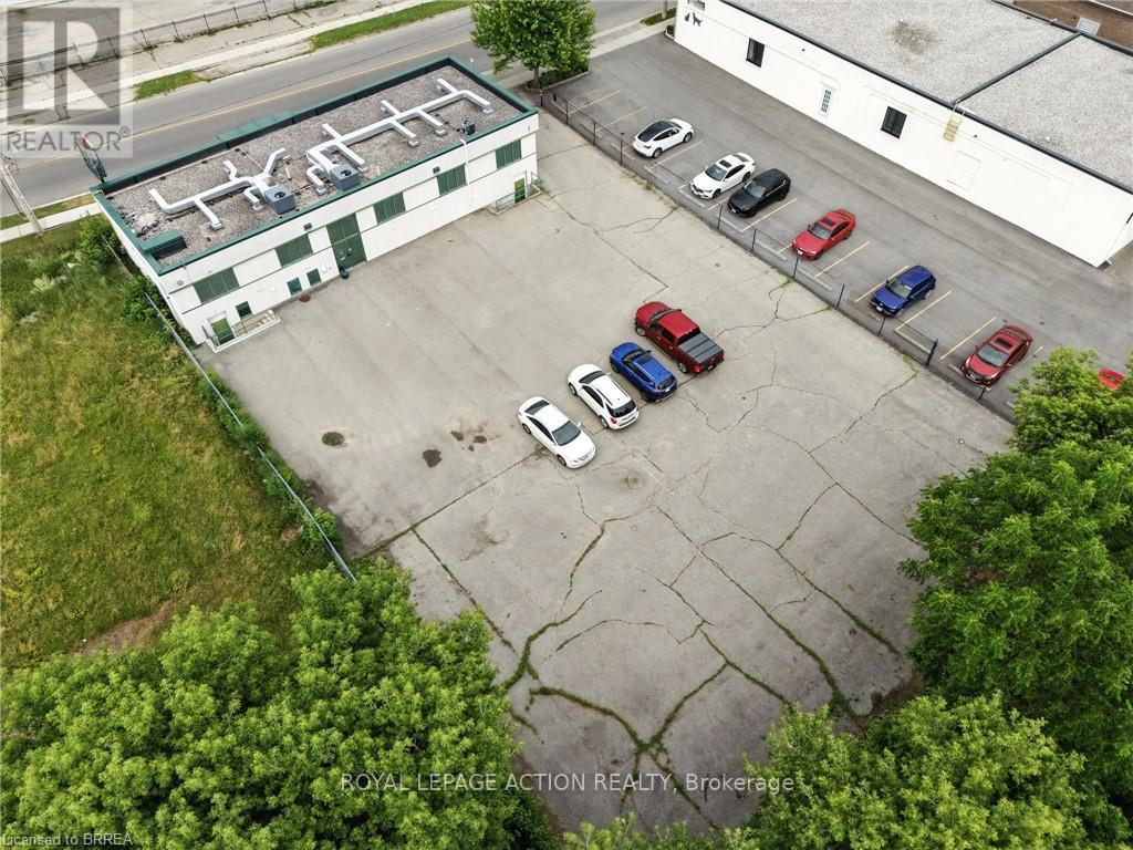 207 Greenwich Street, Brantford, Ontario  N3S 2X7 - Photo 50 - X12250307