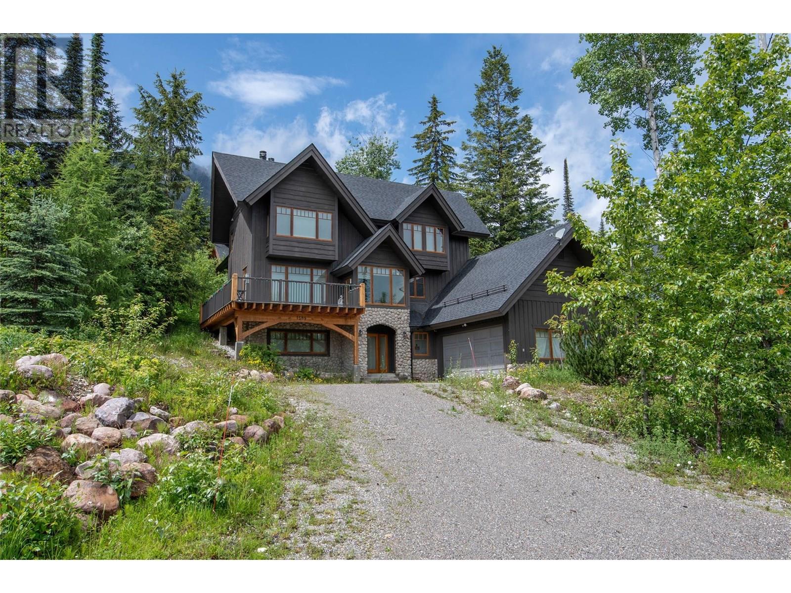 1589 COLUMBIA VALLEY View, golden, British Columbia