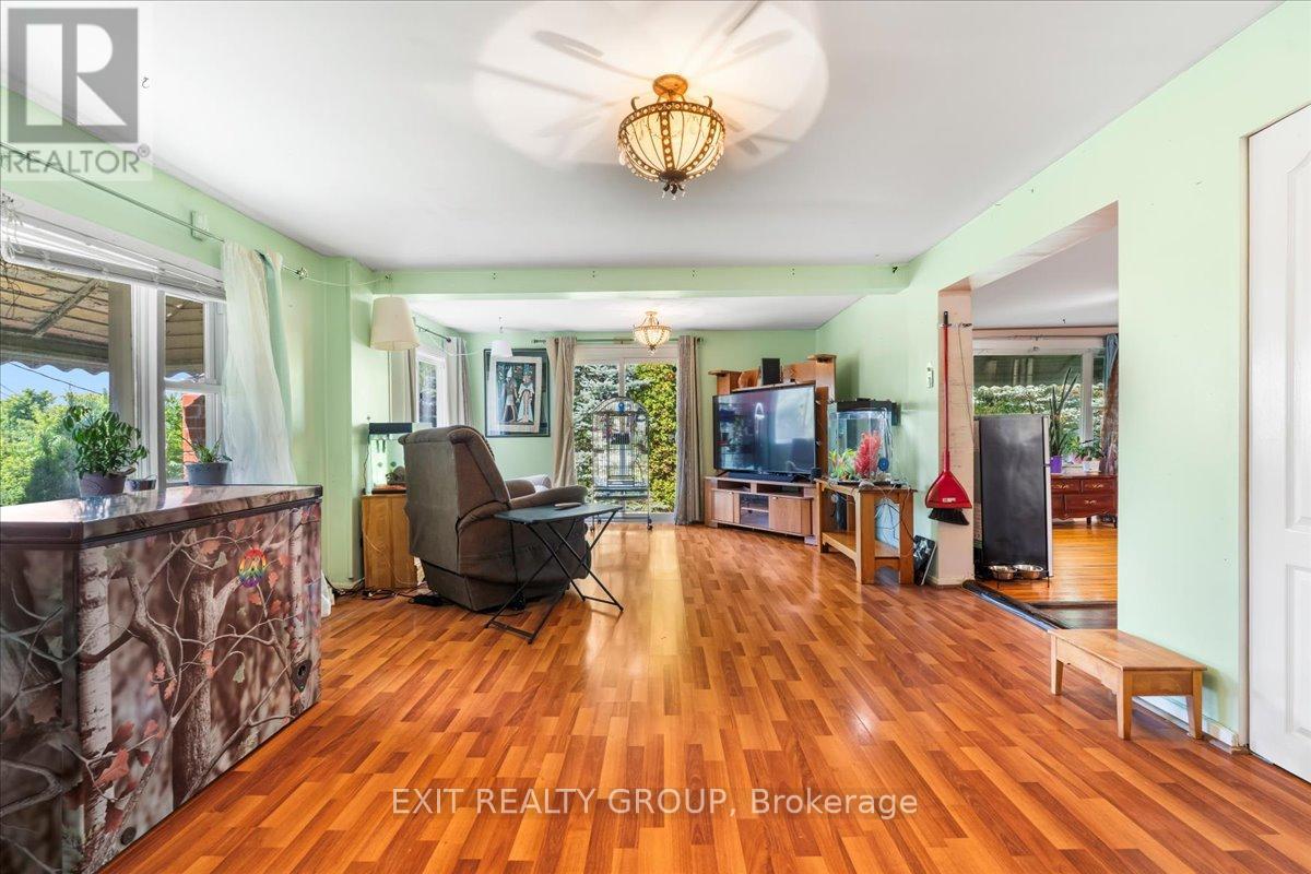 358 Riverside Parkway, Quinte West, Ontario  K0K 2C0 - Photo 9 - X12250328