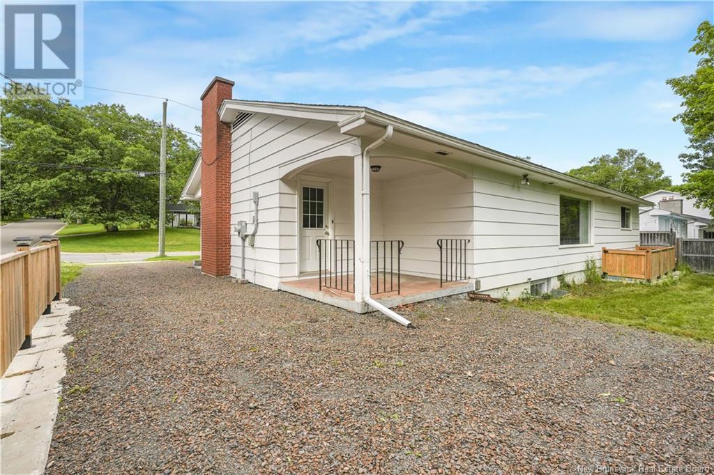 Property at 307 KINGS COLLEGE Road image 2