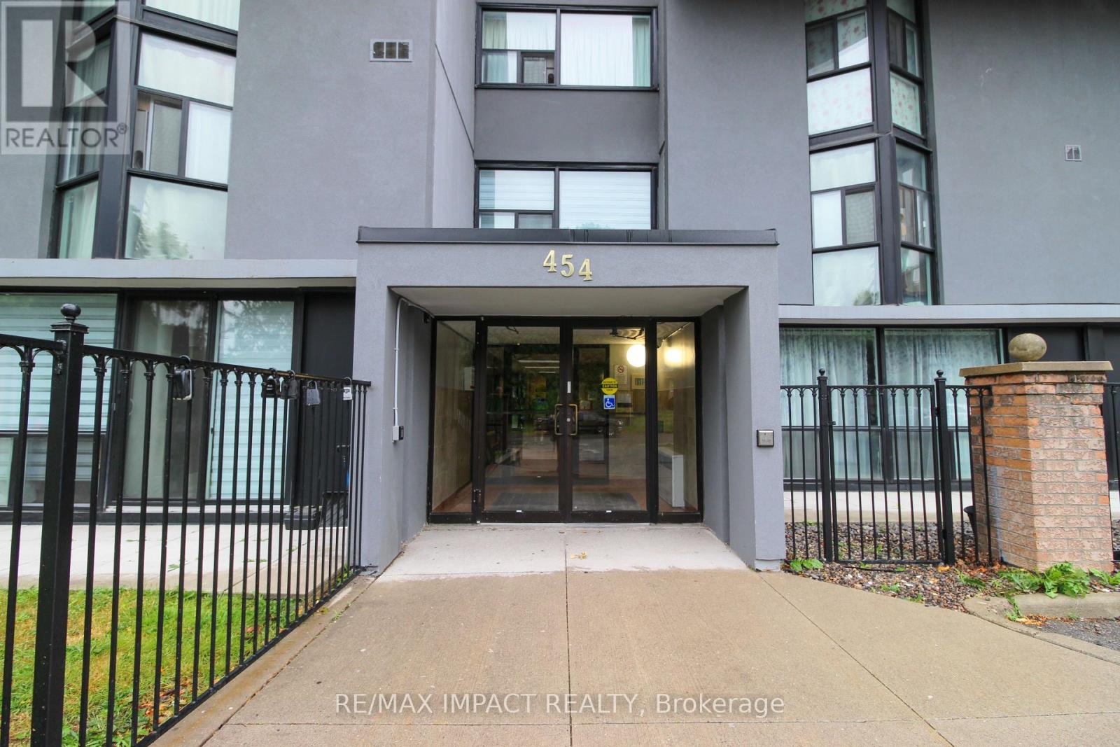 Property at 112 - 454 CENTRE STREET S image 1