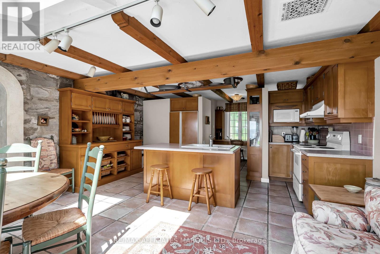 20824 South Service Road, South Glengarry, Ontario  K0C 1N0 - Photo 14 - X12250510