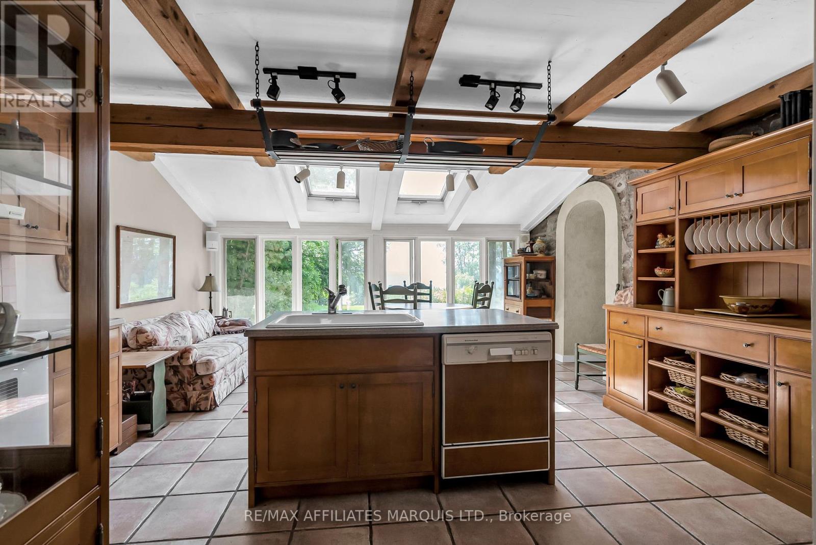 20824 South Service Road, South Glengarry, Ontario  K0C 1N0 - Photo 15 - X12250510