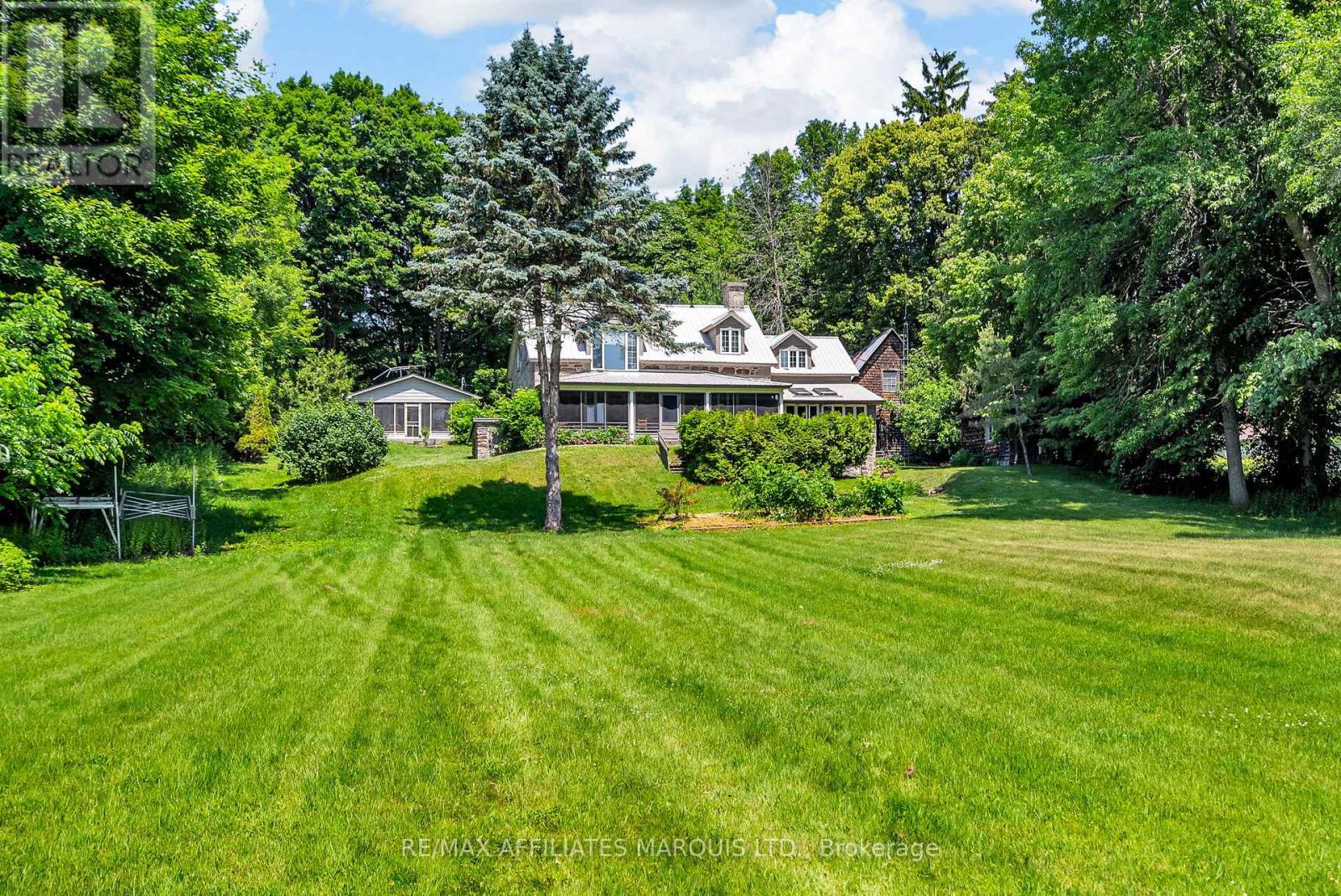 20824 South Service Road, South Glengarry, Ontario  K0C 1N0 - Photo 2 - X12250510