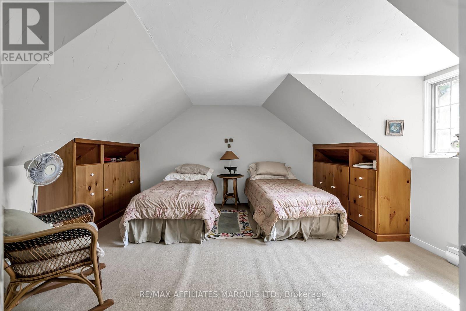 20824 South Service Road, South Glengarry, Ontario  K0C 1N0 - Photo 25 - X12250510