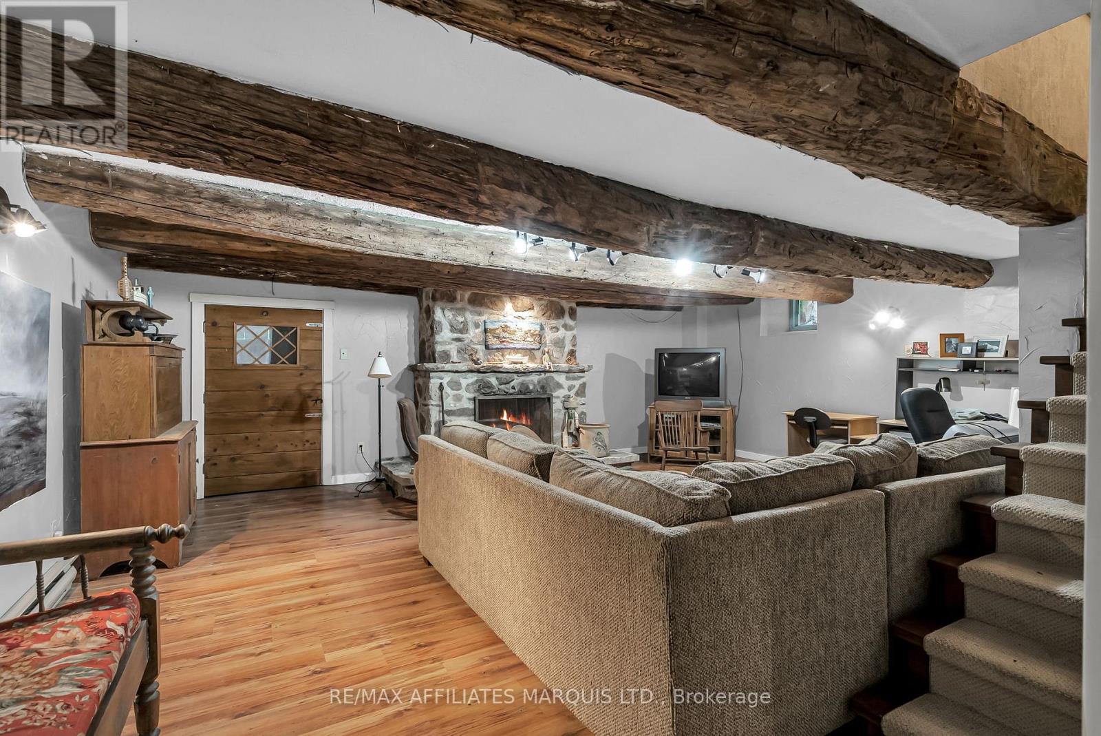 20824 South Service Road, South Glengarry, Ontario  K0C 1N0 - Photo 28 - X12250510