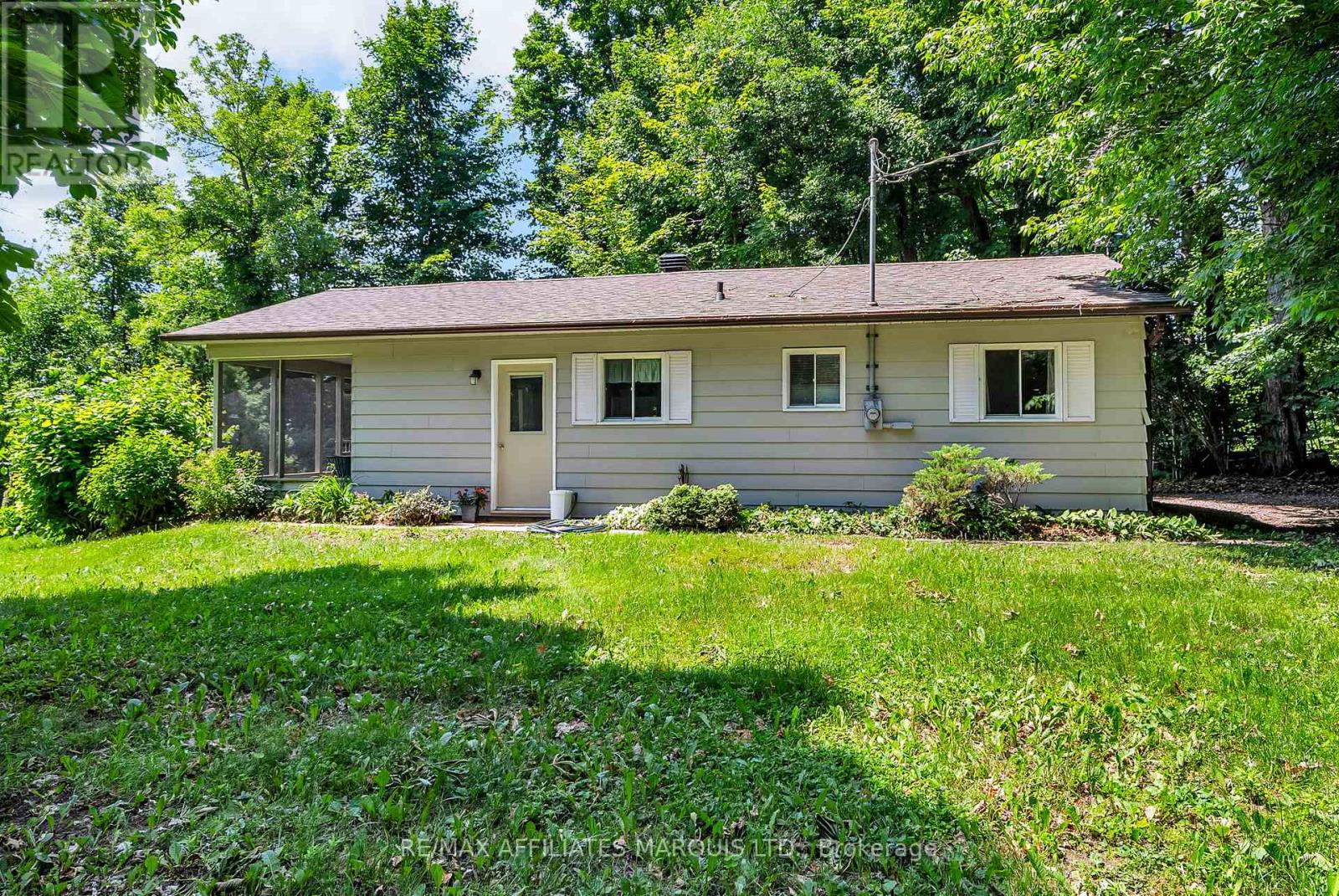 20824 South Service Road, South Glengarry, Ontario  K0C 1N0 - Photo 34 - X12250510