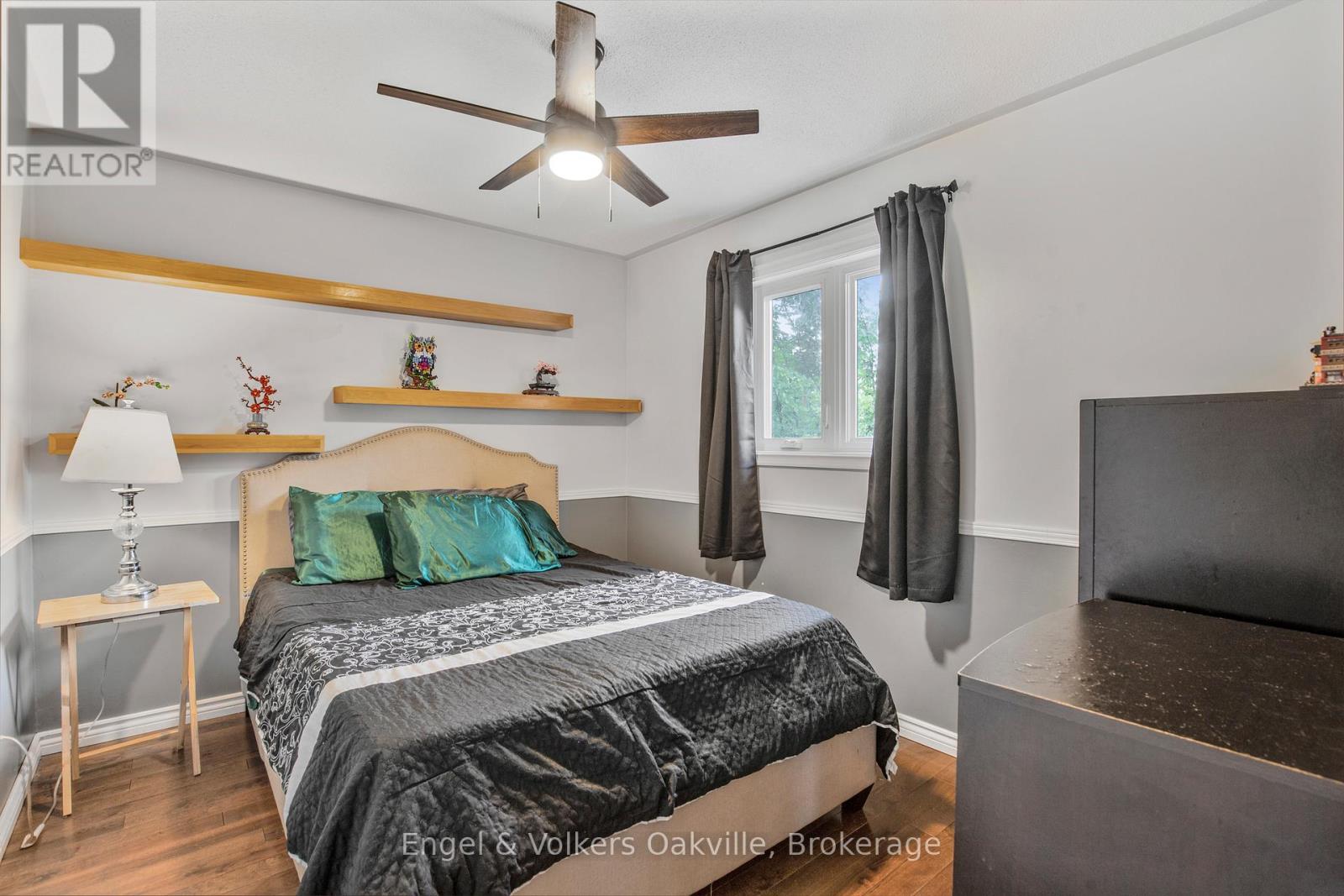 569 Phoebe Crescent, Burlington, Ontario  L7L 6H7 - Photo 20 - W12250535