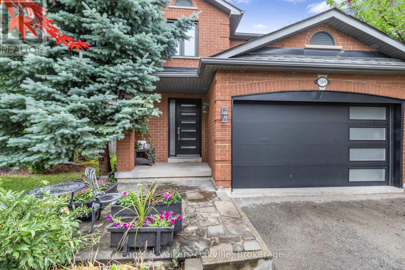 Property at 569 PHOEBE CRESCENT image 3