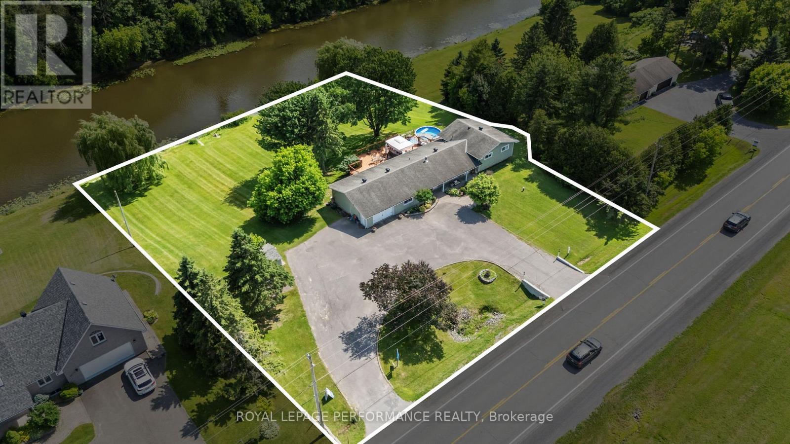 Property at 1430 NOTRE DAME STREET image 5