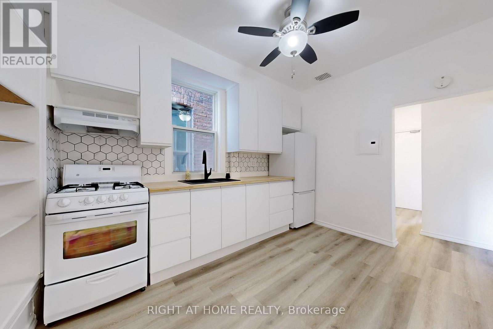 656 Crawford Street, Toronto, Ontario  M6G 3K2 - Photo 10 - C12250393