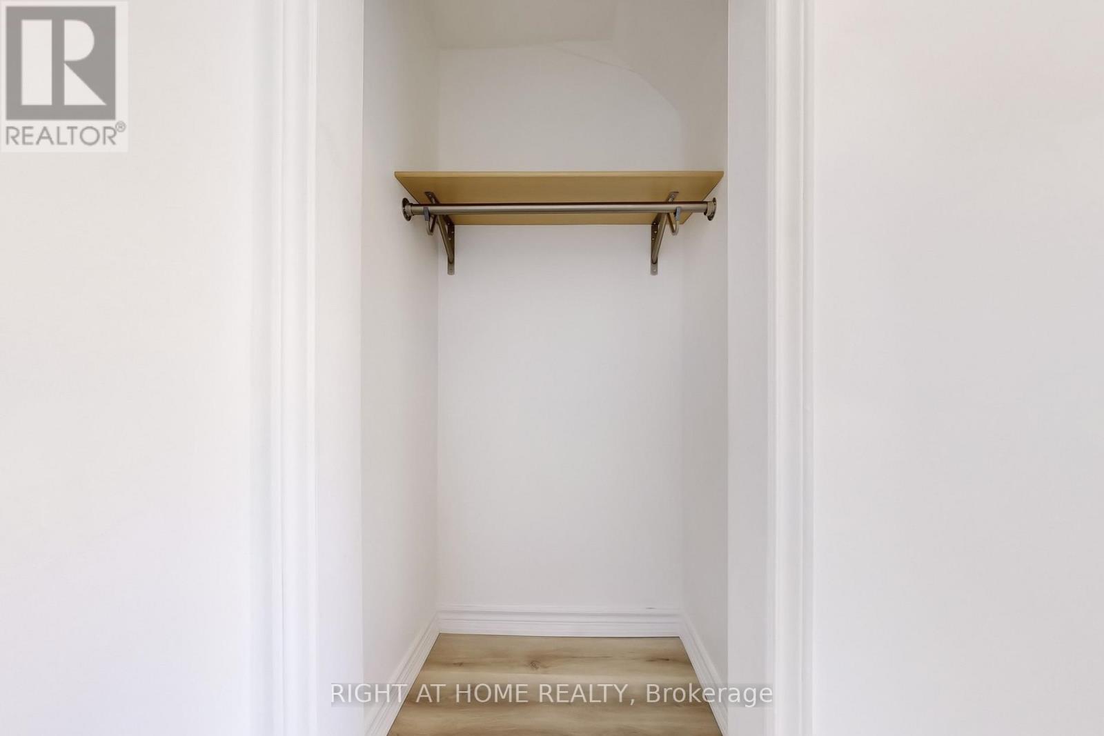 656 Crawford Street, Toronto, Ontario  M6G 3K2 - Photo 11 - C12250393