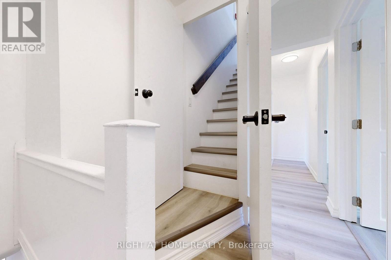 656 Crawford Street, Toronto, Ontario  M6G 3K2 - Photo 14 - C12250393