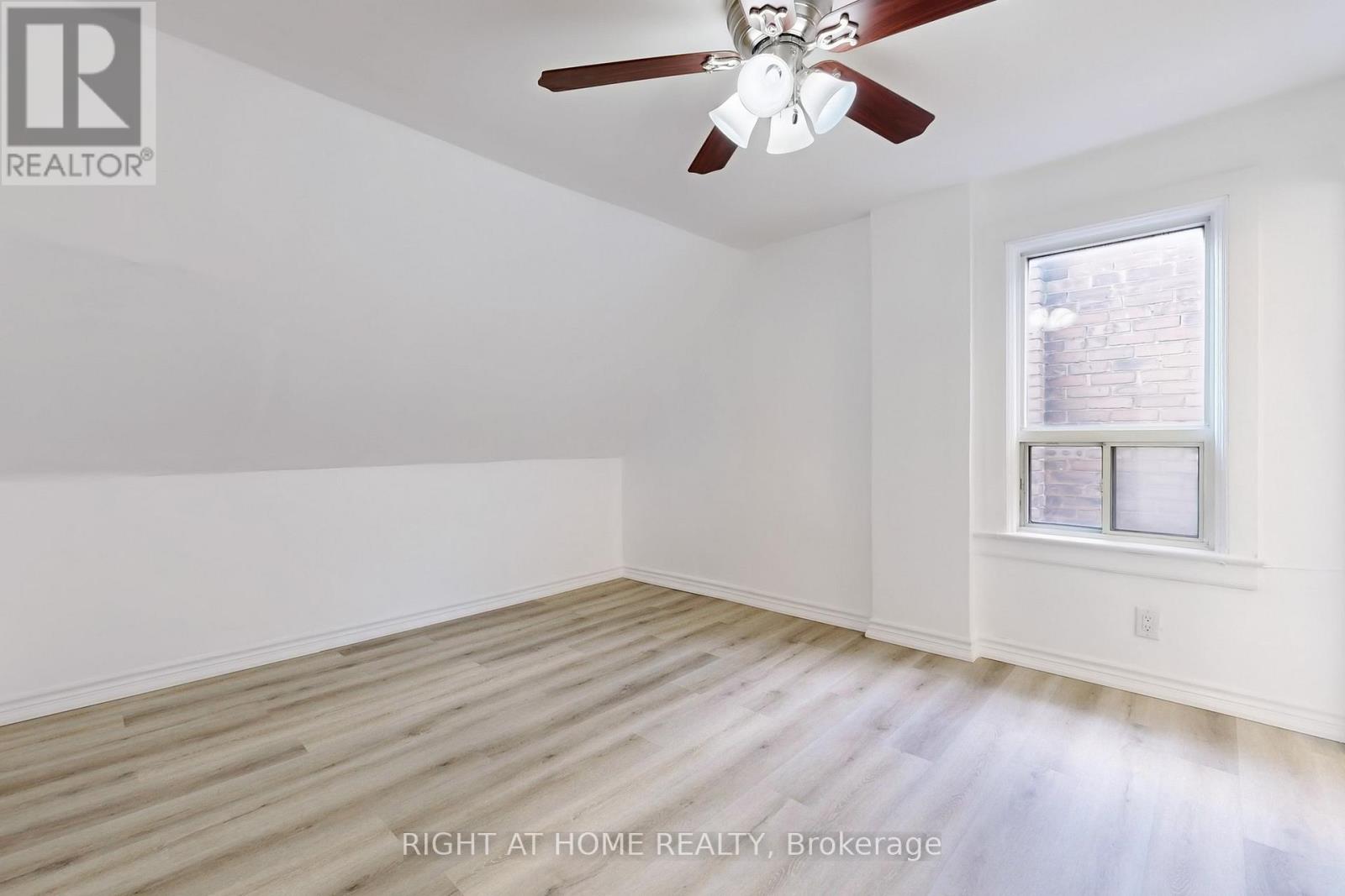 656 Crawford Street, Toronto, Ontario  M6G 3K2 - Photo 30 - C12250393