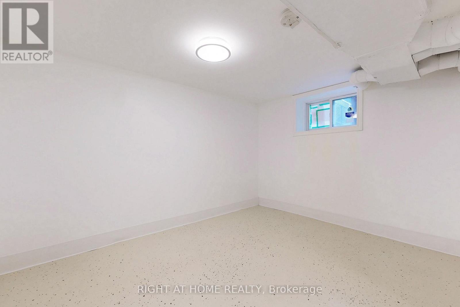 656 Crawford Street, Toronto, Ontario  M6G 3K2 - Photo 39 - C12250393