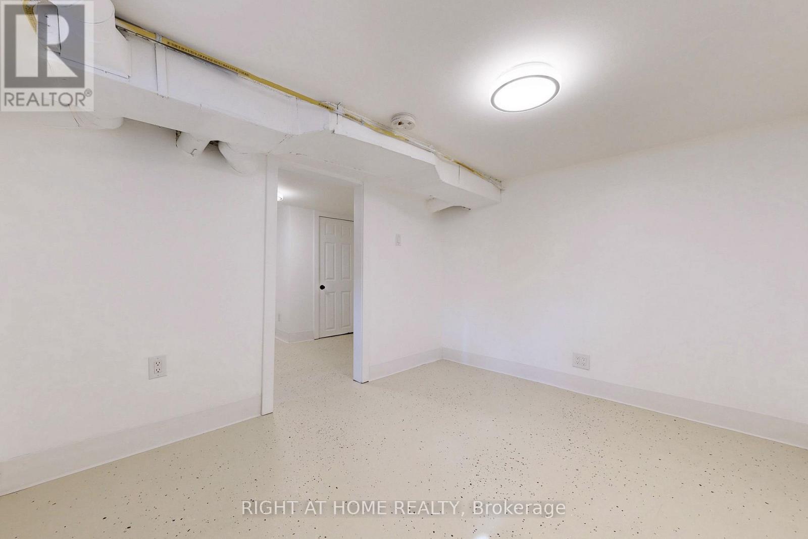 656 Crawford Street, Toronto, Ontario  M6G 3K2 - Photo 40 - C12250393