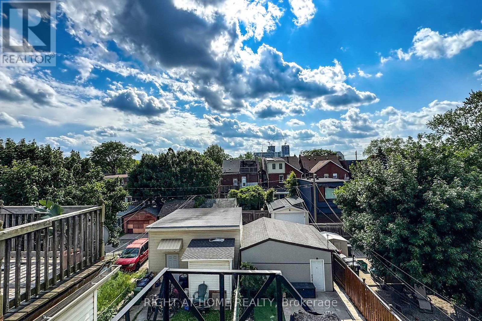 656 Crawford Street, Toronto, Ontario  M6G 3K2 - Photo 44 - C12250393