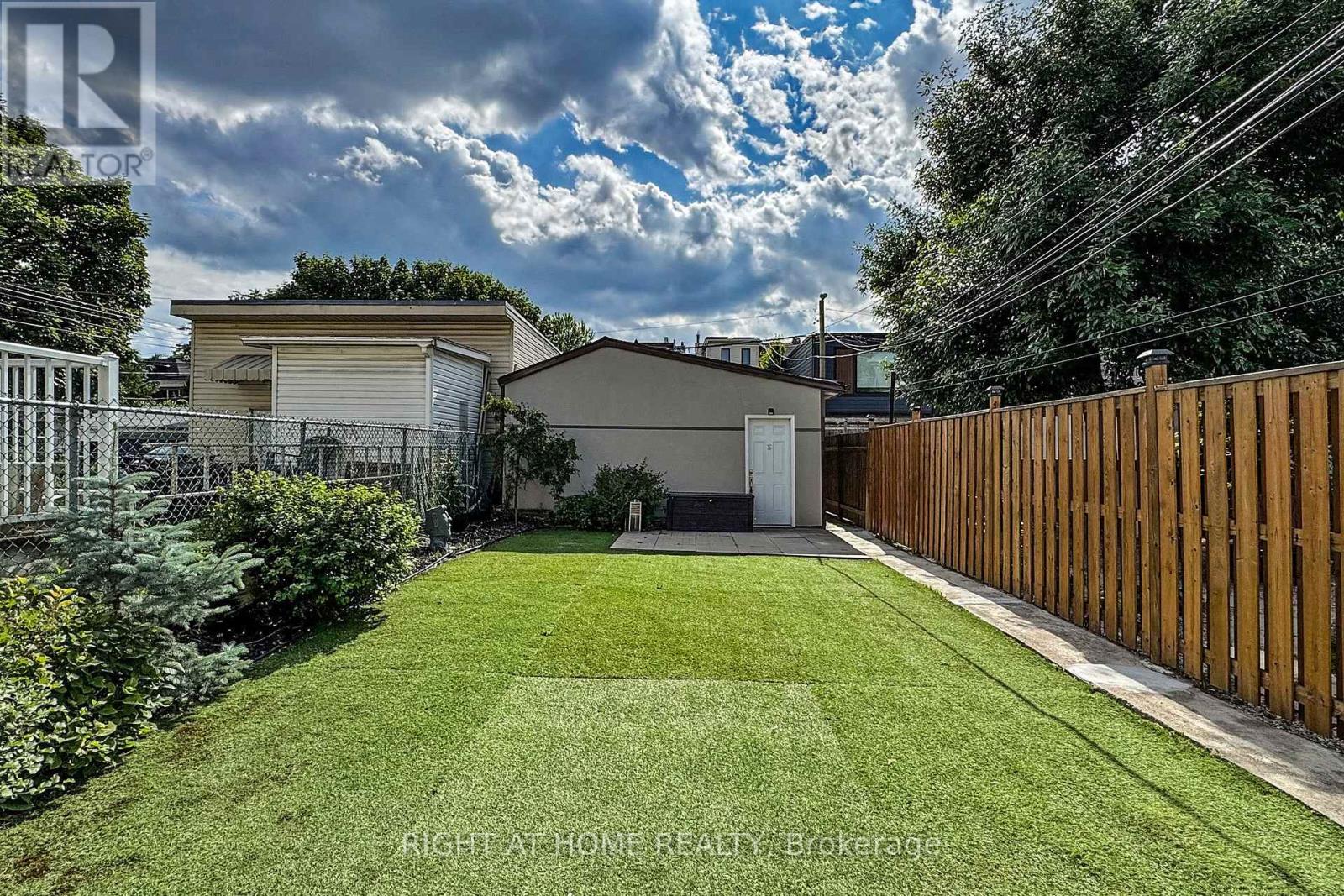 656 Crawford Street, Toronto, Ontario  M6G 3K2 - Photo 46 - C12250393