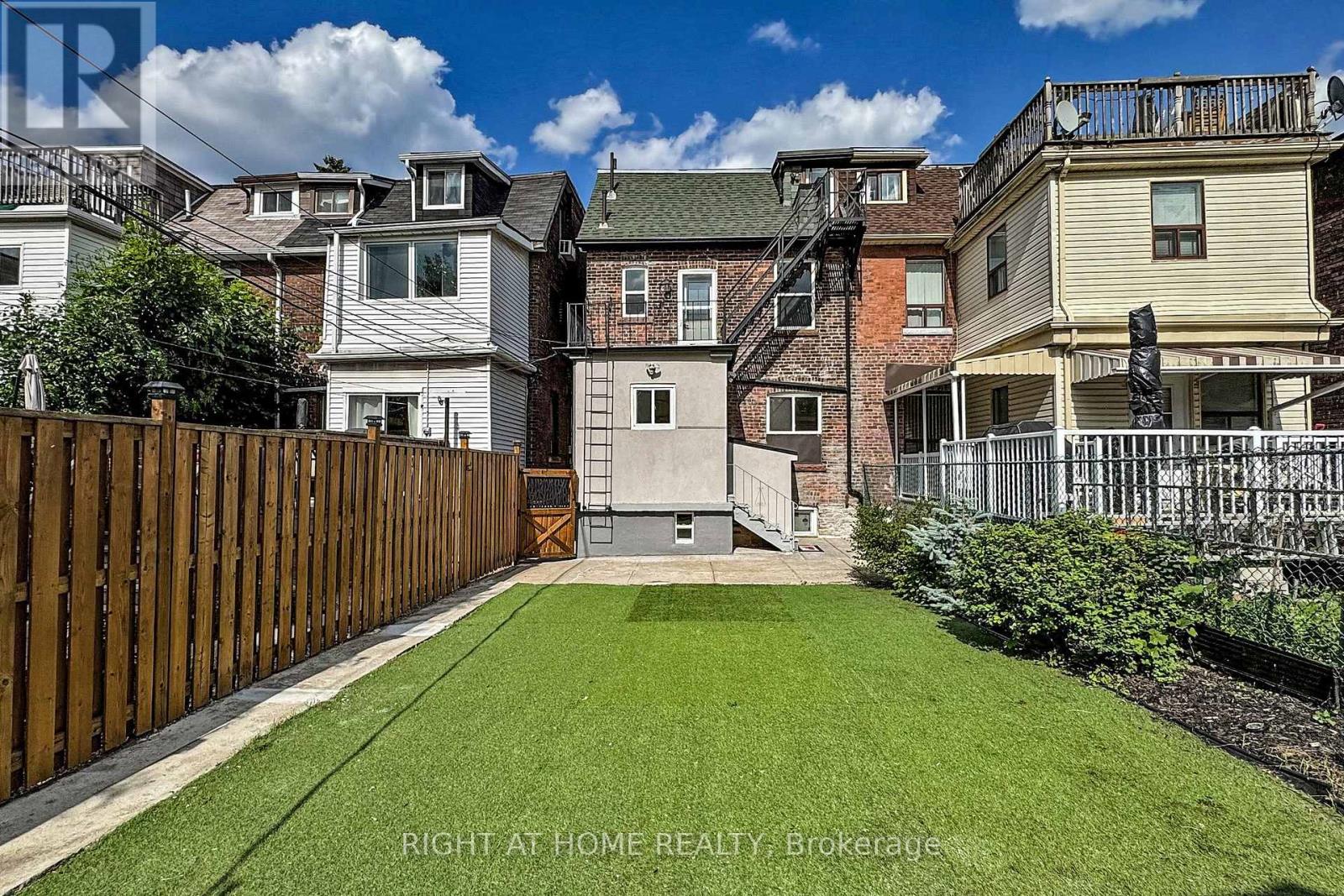 656 Crawford Street, Toronto, Ontario  M6G 3K2 - Photo 47 - C12250393