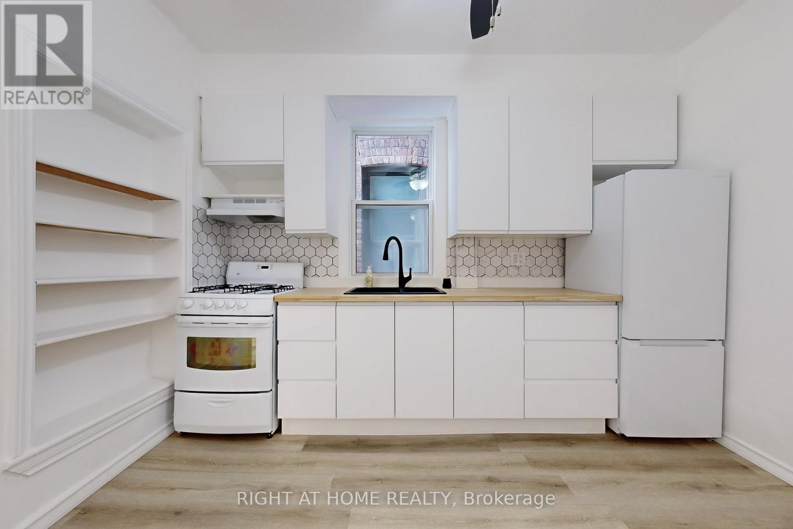 656 Crawford Street, Toronto, Ontario  M6G 3K2 - Photo 9 - C12250393
