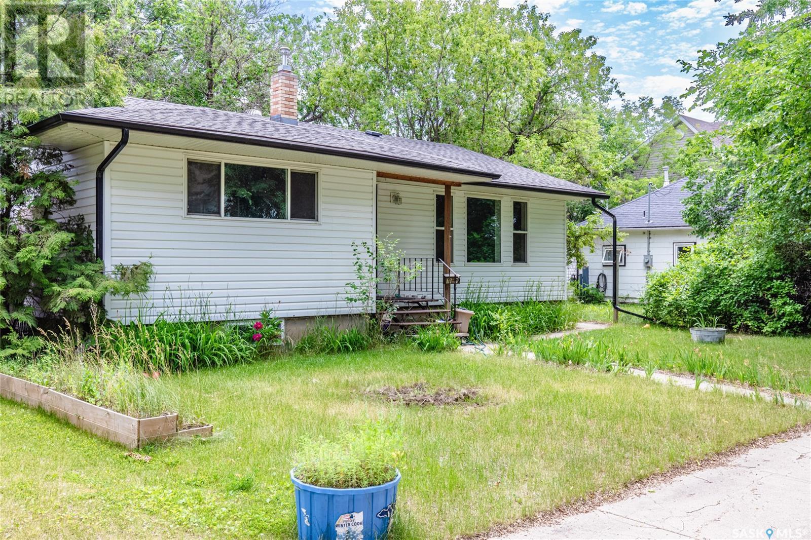 Property at 1115 6th AVENUE NW image 1