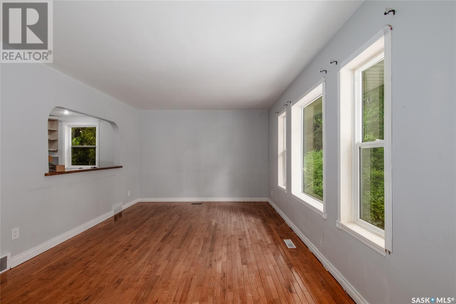 Property at 1115 6th AVENUE NW image 5
