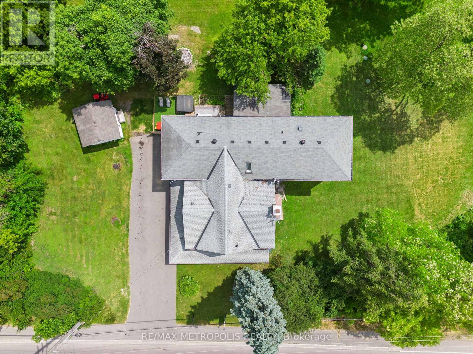 Property at 14537 WOODBINE AVENUE image 3
