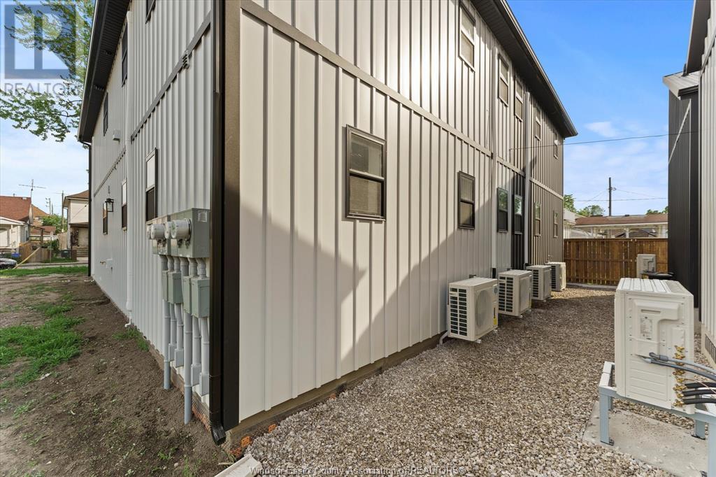 856 University Unit# Main, Windsor, Ontario  N9A 2Z9 - Photo 19 - 25016323