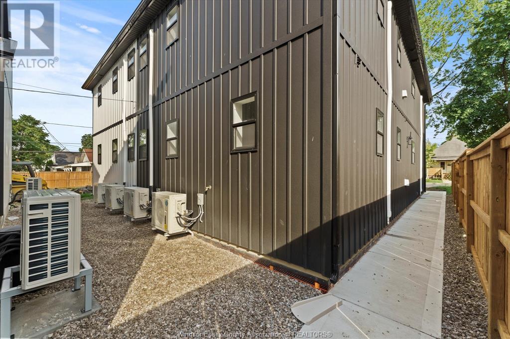 856 University Unit# Main, Windsor, Ontario  N9A 2Z9 - Photo 20 - 25016323