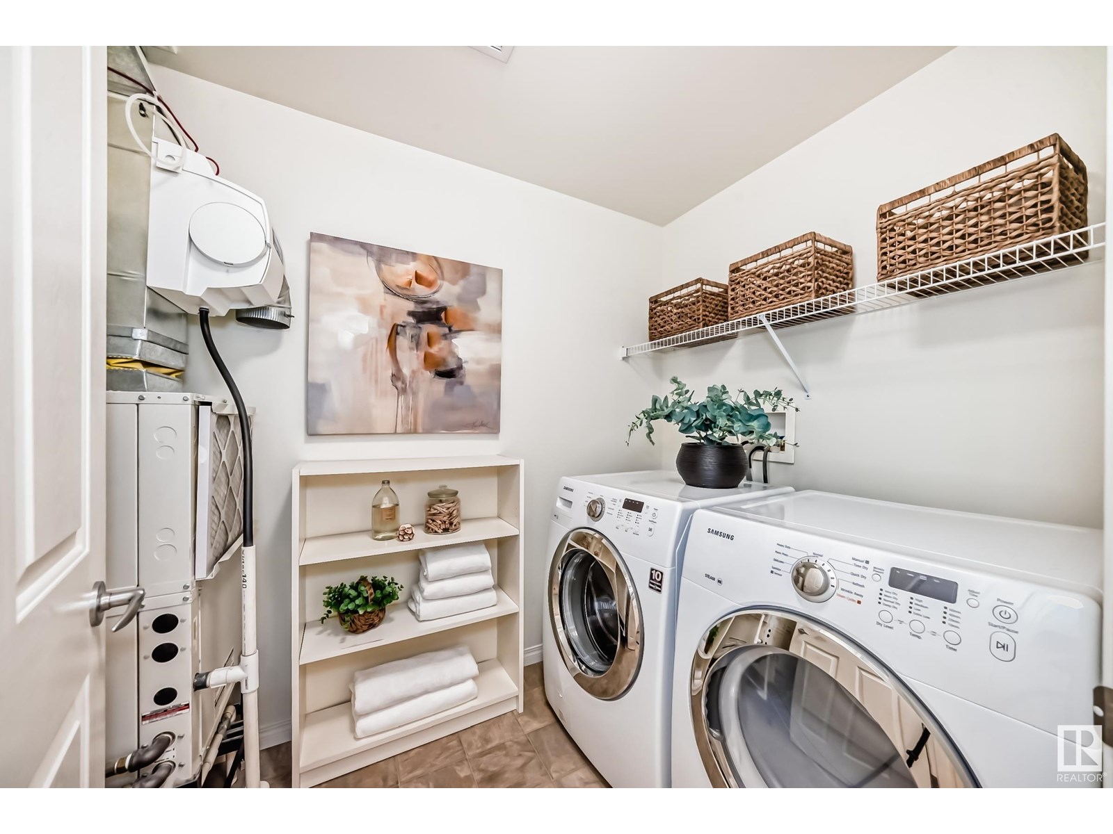 Property at #403 1589 GLASTONBURY BV NW image 3