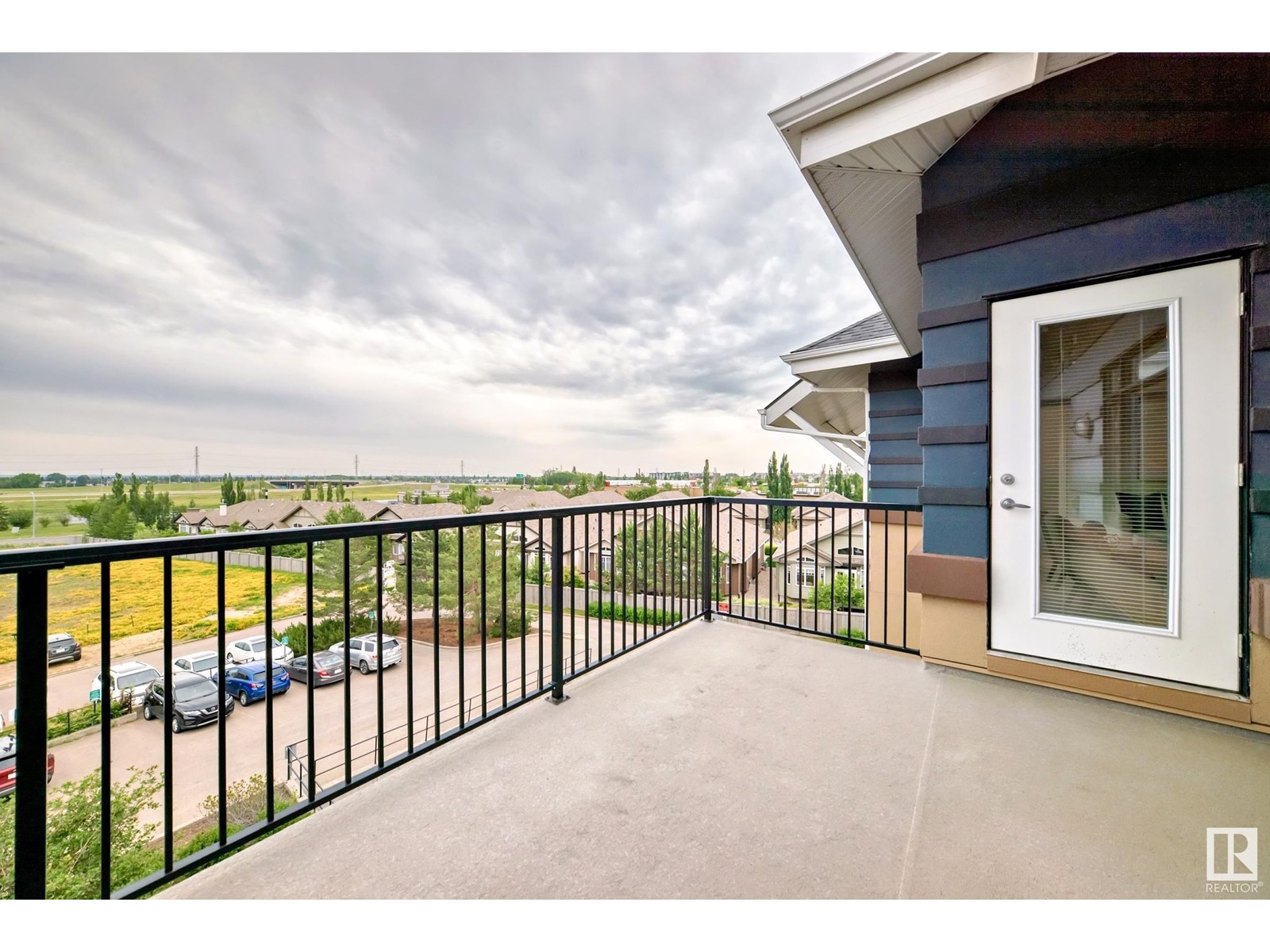 Property at #403 1589 GLASTONBURY BV NW image 4