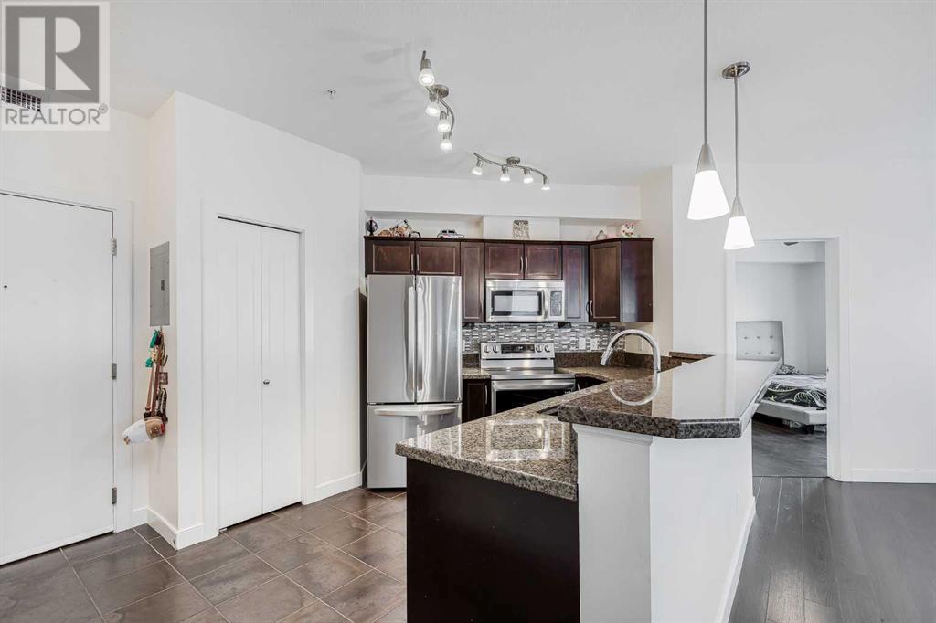Property at 126, 30 Royal Oak Plaza NW image 3