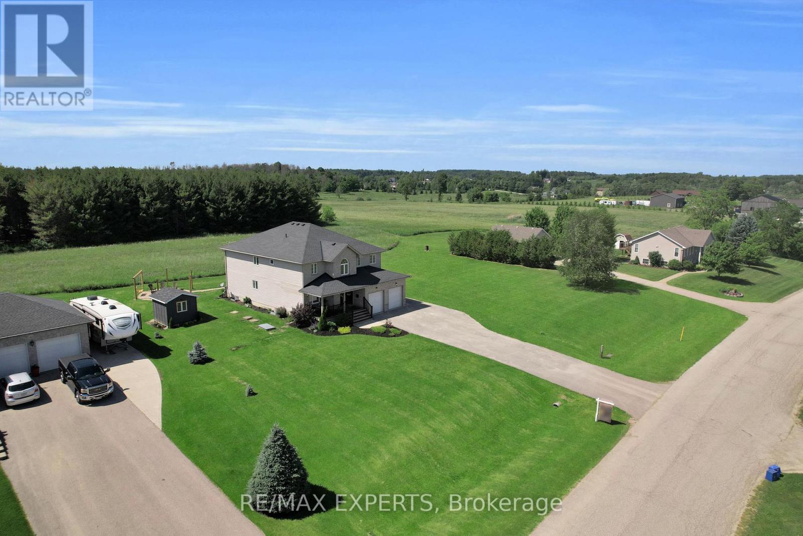 46 Scenic Drive, Mapleton, Ontario  N0B 1A0 - Photo 3 - X12250418