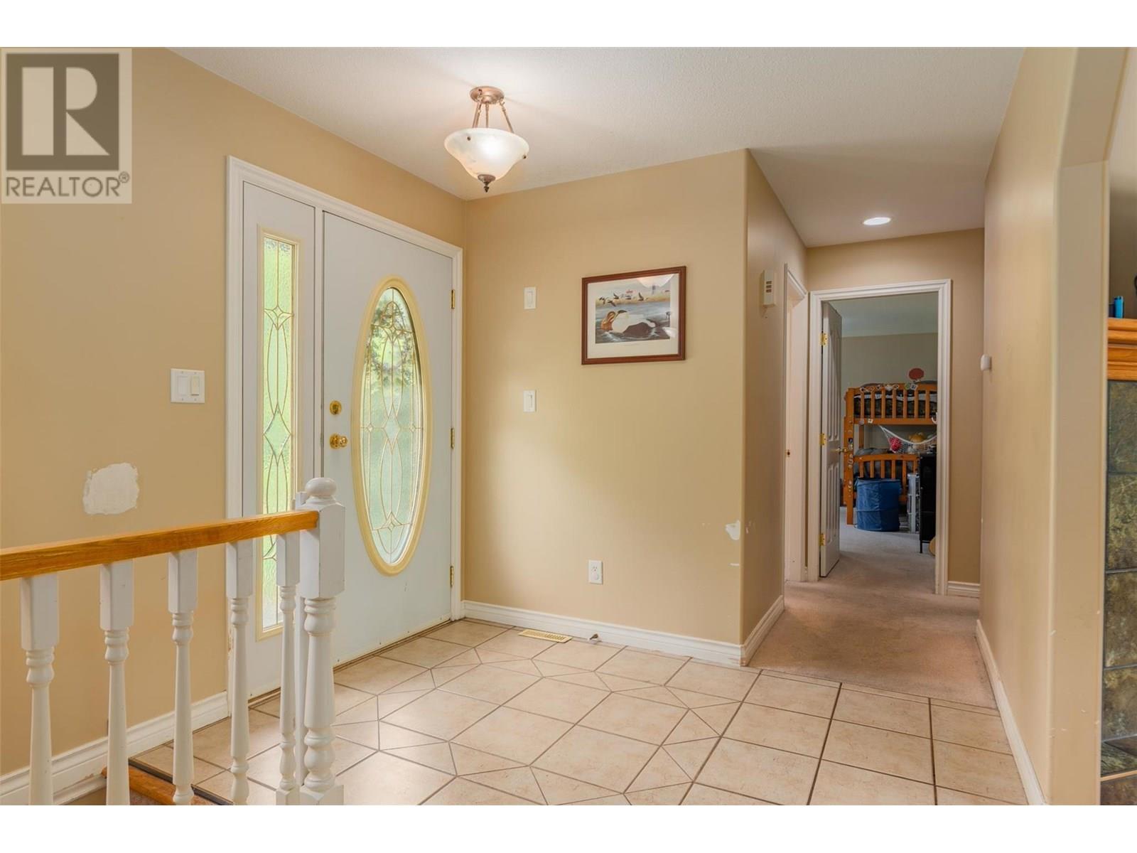 3209 5th Avenue, Castlegar, British Columbia  V1N 2V6 - Photo 27 - 10354029