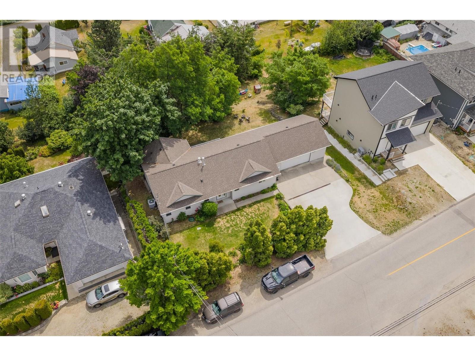 3209 5th Avenue, Castlegar, British Columbia  V1N 2V6 - Photo 4 - 10354029