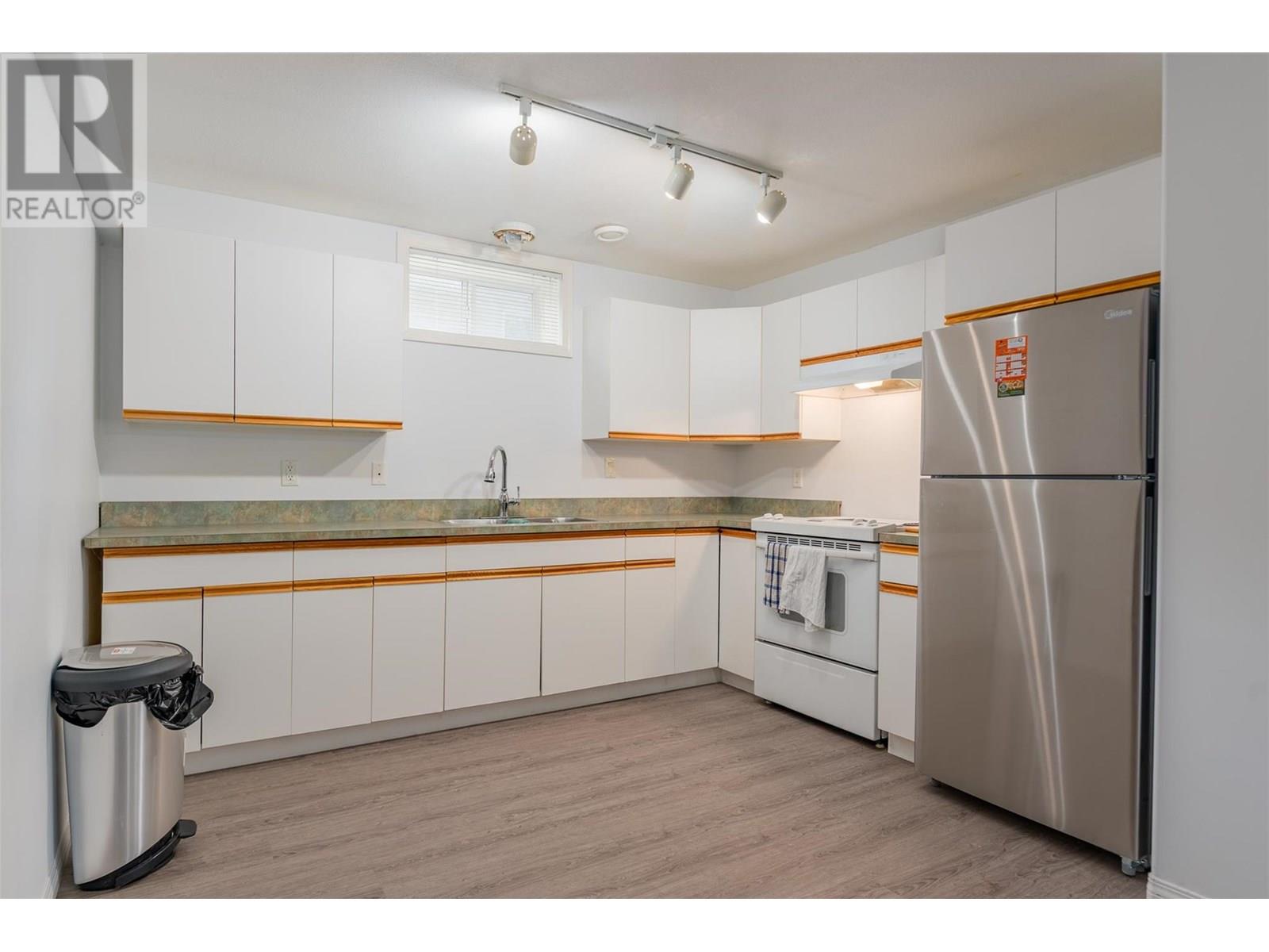 3209 5th Avenue, Castlegar, British Columbia  V1N 2V6 - Photo 48 - 10354029